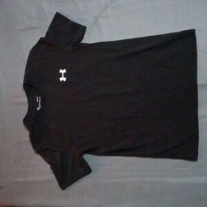 Under Armour  HeatGear Deer Antler Tshirt Size M Black Pre-owned